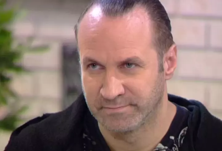 O mai ții minte pe Adina, fetița de la Glina, care trăiește lângă groapa de gunoi? La 14 ani, a ajuns model internațional și va prezenta moda la New York