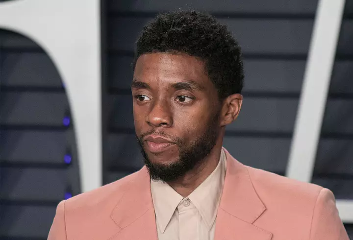 Cum arată Katy Perry, la cinci zile după ce a născut. S-a fotografiat în lenjerie intimă și nu a modificat deloc imaginea în Photoshop