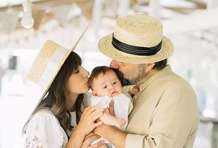 Cum arată Katy Perry, la cinci zile după ce a născut. S-a fotografiat în lenjerie intimă și nu a modificat deloc imaginea în Photoshop