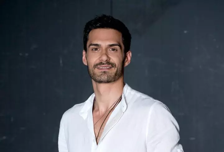 Ellie White a fost testată pozitiv cu COVID-19: ”Voi sta carantinată la domiciliu, cu tratamentul aferent”. Soțul ei a ajuns la spital