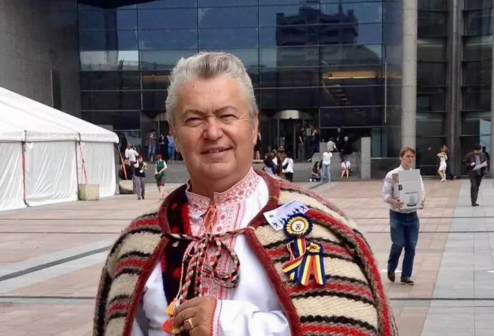 Petronela Rotar a avut coronavirus. Scriitoarea a vorbit despre coșmarul trăit:  "Simțeam că respir foc când trăgeam aer pe nas"