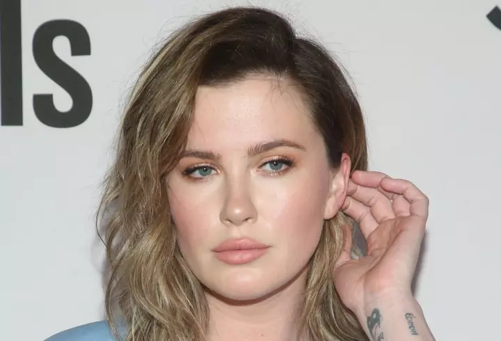 Cum arată fiul cel mic al lui Arnold Schwarzenegger, la 22 de ani. Tatăl lui a fost Mr. Universe, iar el suferă de obezitate morbidă