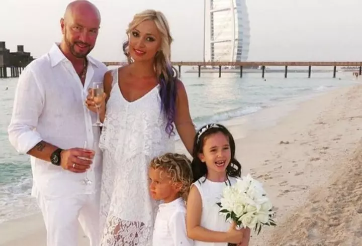 Ellie White a fost testată pozitiv cu COVID-19: ”Voi sta carantinată la domiciliu, cu tratamentul aferent”. Soțul ei a ajuns la spital