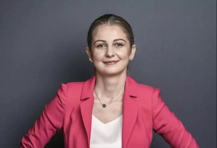 Cum arăta Gabriela Firea la începutul carierei. Prezenta Știrile TVR, acum mai bine de 25 de ani, și era brunetă