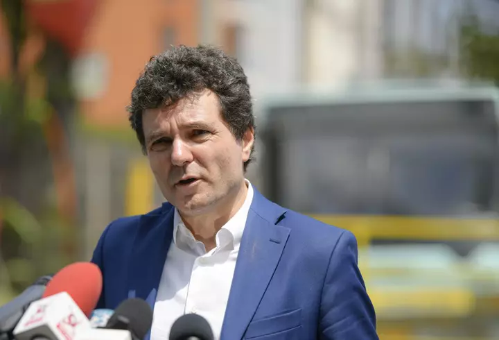 Ce tratamente anti COVID-19 se folosesc în România, atât pentru pacienții cu forme ușoare, cât și pentru cei în stare gravă: "Toate au efecte secundare"