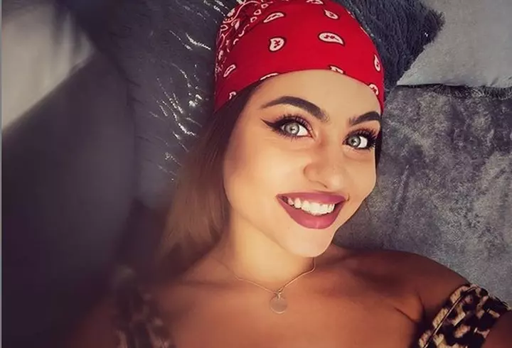 Alex Bodi are o avere colosală, dar sora lui trăiește modest: este casieră la o măcelărie