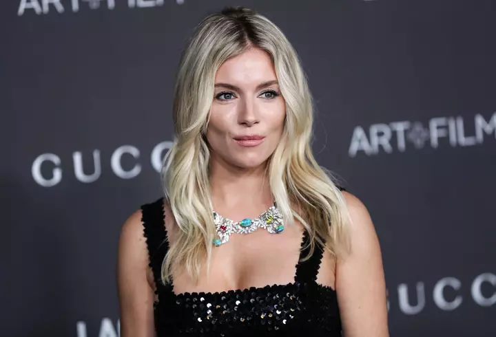 Otniela de la Ferma și-a pus silicoane, dar nu se oprește aici cu operațiile estetice. Primele imagini după intervenția la sâni