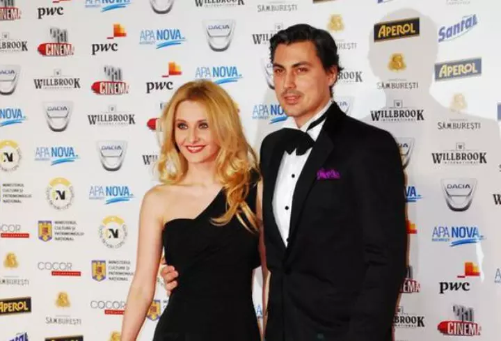 Mirela Vaida, totul despre debutul în televiziune, de acum 16 ani: "La prima emisiune am intrat în direct în trening. Am pornit de la munca de jos" / EXCLUSIV