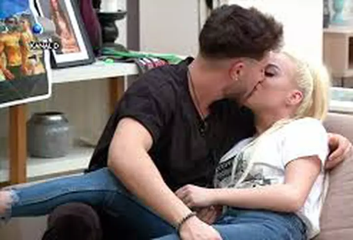 Ramona Olaru, părăsită de Cuza? Mesajul dureros publicat de asistenta TV: ”Oamenii fug imediat”