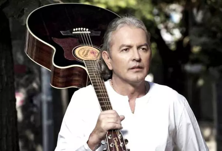 Ellie White a fost testată pozitiv cu COVID-19: ”Voi sta carantinată la domiciliu, cu tratamentul aferent”. Soțul ei a ajuns la spital