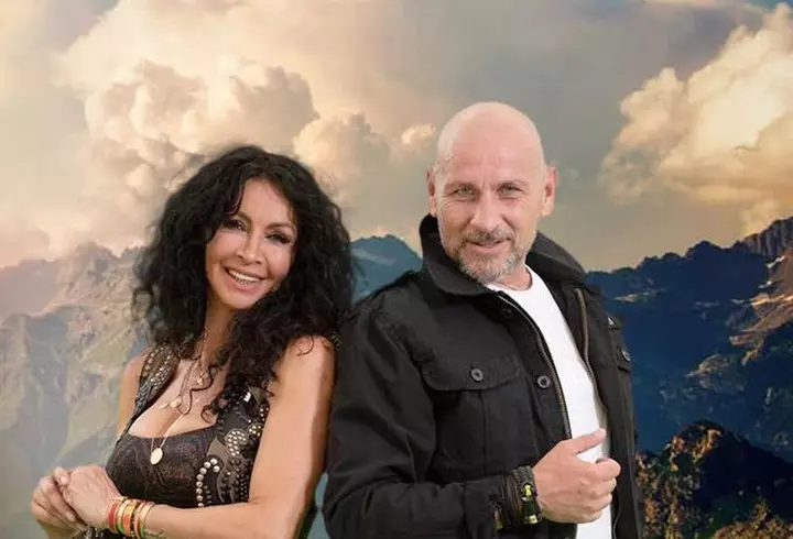 Gina Pistol nu mai ține cont de calorii! A ieșit singură la restaurant și și-a satisfăcut toate poftele culinare