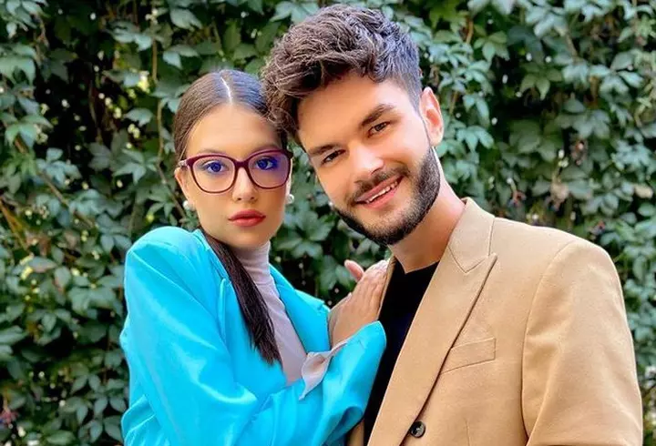 Ellie White a fost testată pozitiv cu COVID-19: ”Voi sta carantinată la domiciliu, cu tratamentul aferent”. Soțul ei a ajuns la spital