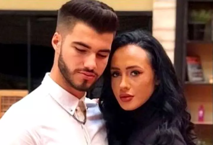 Gina Pistol nu mai ține cont de calorii! A ieșit singură la restaurant și și-a satisfăcut toate poftele culinare