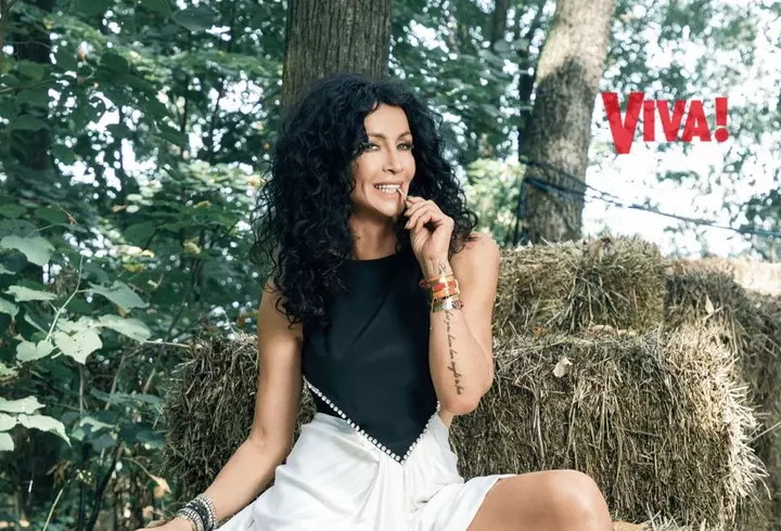 Gina Pistol nu mai ține cont de calorii! A ieșit singură la restaurant și și-a satisfăcut toate poftele culinare