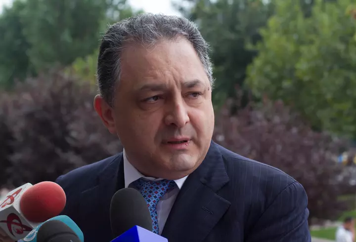 Andi Moisescu, infectat cu coronavirus. Cu o săptămână în urmă, Olivia Steer îndemna oamenii să renunțe la măști!