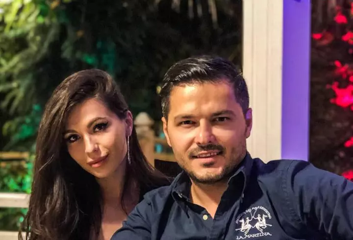 Andi Moisescu, infectat cu coronavirus. Cu o săptămână în urmă, Olivia Steer îndemna oamenii să renunțe la măști!