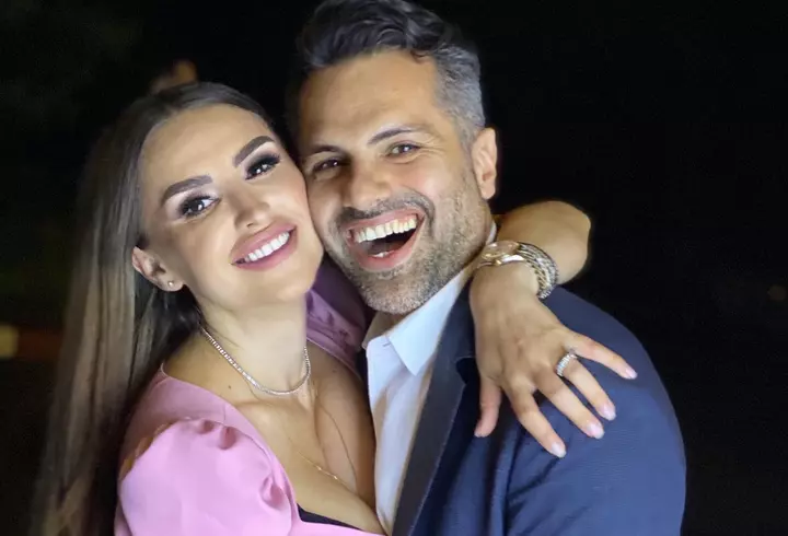 Gina Pistol nu mai ține cont de calorii! A ieșit singură la restaurant și și-a satisfăcut toate poftele culinare