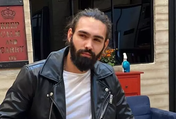 George Burcea încă poartă verigheta, chiar dacă locuiește cu Viviana Sposub? Actorul de la Ferma spune adevărul despre gestul care a stârnit controverse