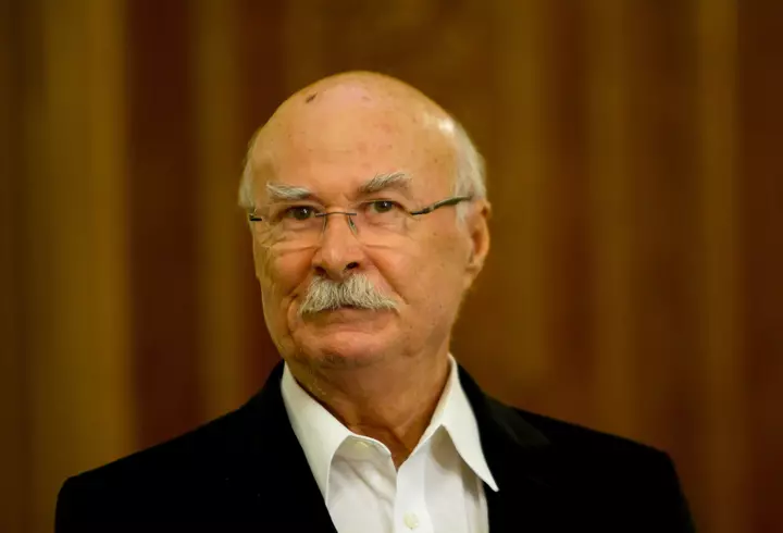 George Burcea încă poartă verigheta, chiar dacă locuiește cu Viviana Sposub? Actorul de la Ferma spune adevărul despre gestul care a stârnit controverse