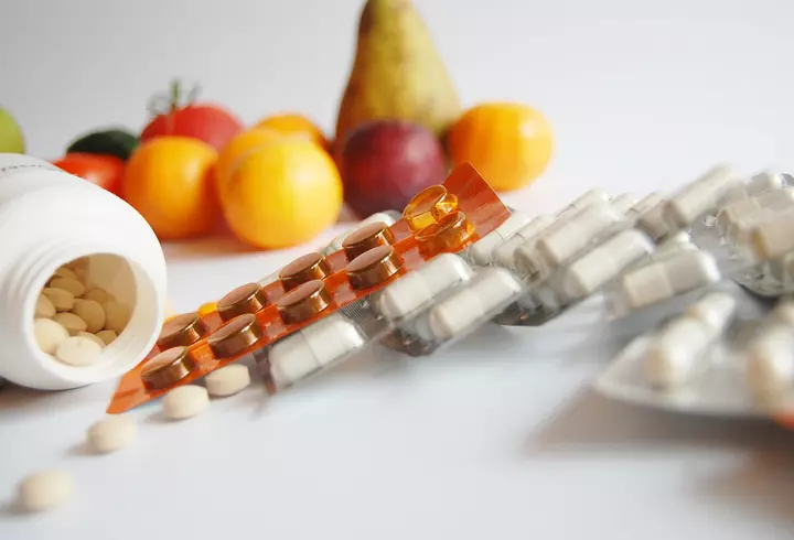 Ce tratamente anti COVID-19 se folosesc în România, atât pentru pacienții cu forme ușoare, cât și pentru cei în stare gravă: "Toate au efecte secundare"