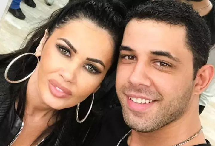 Ruby a purtat o rochie din folie alimentară la VIVA! Influencers Party 2022: "Nu există mai sustenabil de atât"