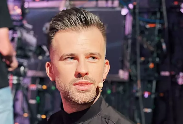 Solistul de muzică populară Dumitru Stroie a murit într-un accident de mașină. Avea 30 de ani