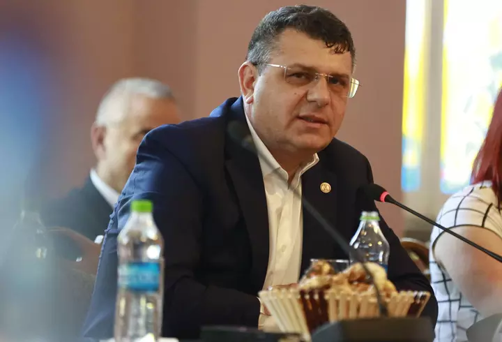 Cum să evităm problemele digestive și toxiinfecțiile alimentare de Sărbători