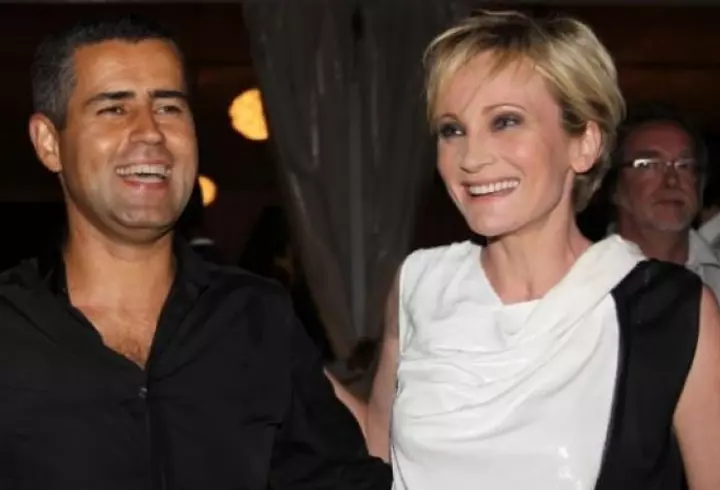 Solistul de muzică populară Dumitru Stroie a murit într-un accident de mașină. Avea 30 de ani