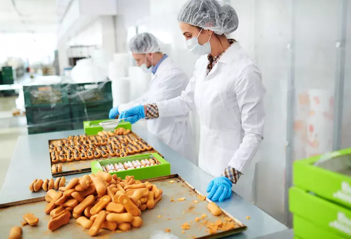 Care sunt județele cu cele mai multe job-uri pentru candidații fără studii superioare și pentru muncitorii calificați și necalificați