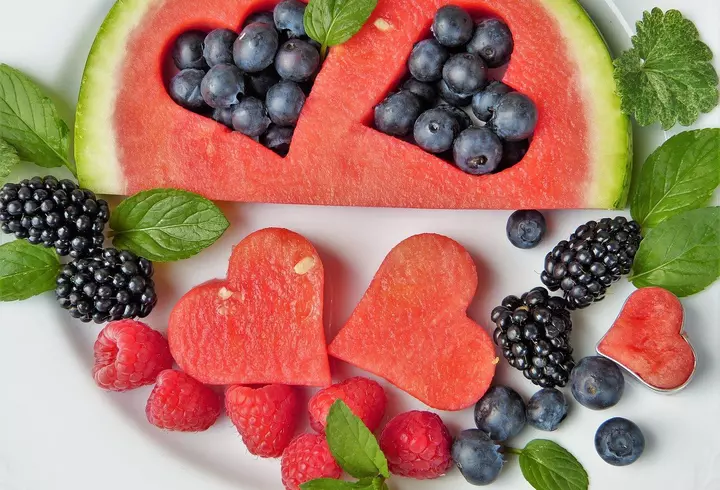 De ce mâncăm mai mult iarna? Explicația și soluțiile nutriționistului: suntem mult mai predispuși la depresie