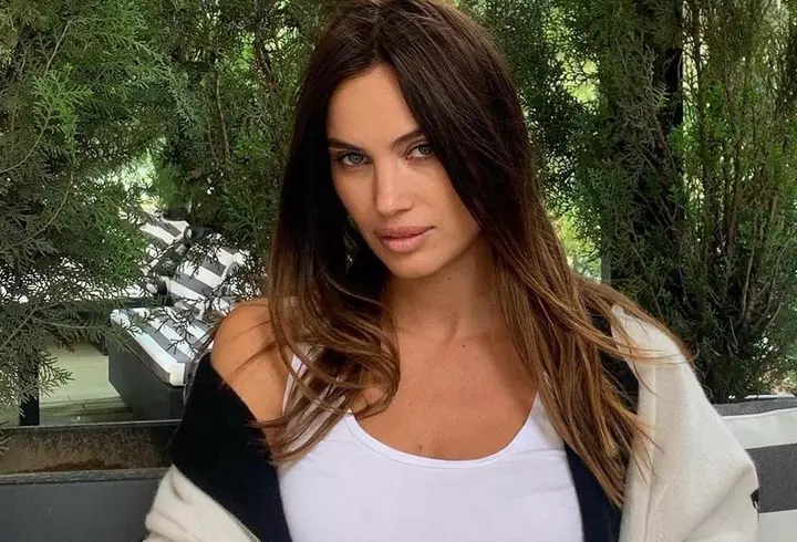 Cum arată și unde lucrează acum Dana Mladin: "Românii încă mă recunosc pe stradă ca fata de la Şcoala Vedetelor"