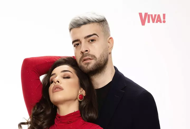 Laura Cosoi s-a fotografiat goală în pat. E super sexy și după două nașteri