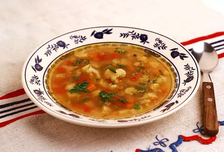 De ce mâncăm mai mult iarna? Explicația și soluțiile nutriționistului: suntem mult mai predispuși la depresie