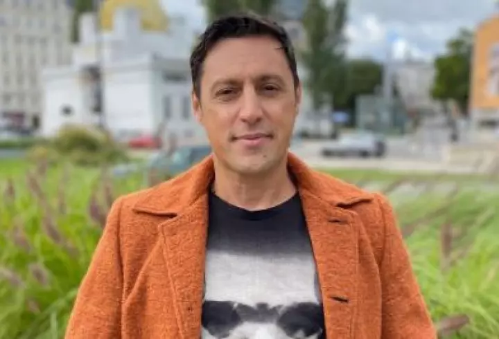 Laura Cosoi s-a fotografiat goală în pat. E super sexy și după două nașteri