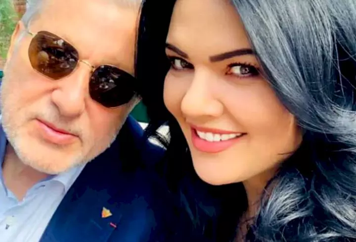 Laura Cosoi s-a fotografiat goală în pat. E super sexy și după două nașteri