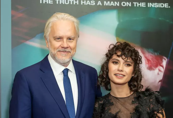 Laura Cosoi s-a fotografiat goală în pat. E super sexy și după două nașteri