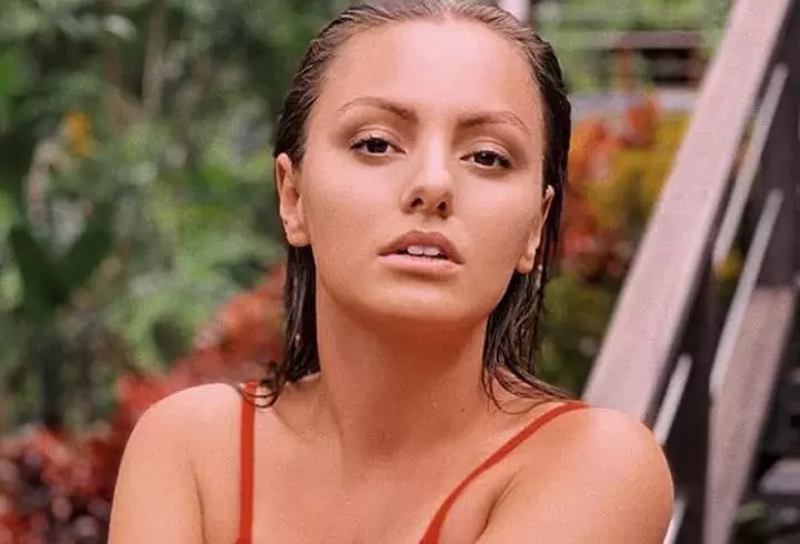 Cine este Bia Khalifa, concurenta de la iUmor care l-a șocat pe Mihai Bendeac. A purtat măști de protecție în loc de lenjerie intimă