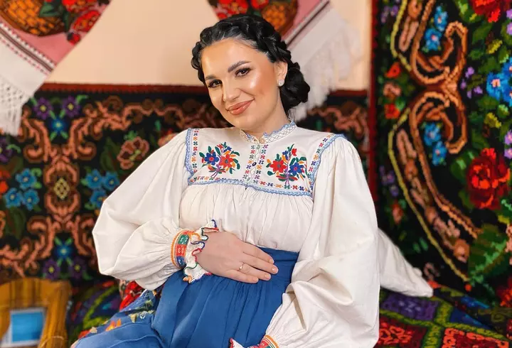 Cine este Bia Khalifa, concurenta de la iUmor care l-a șocat pe Mihai Bendeac. A purtat măști de protecție în loc de lenjerie intimă