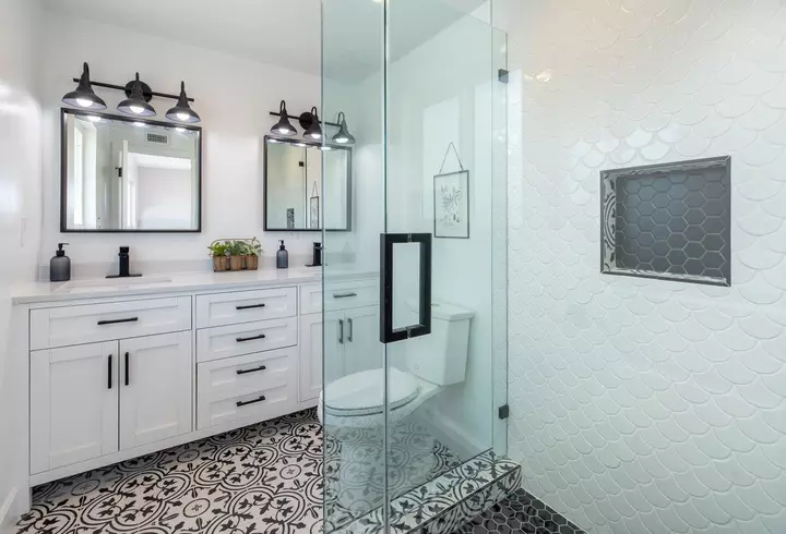 (P) Torrey Devitto revine în sezonul 6 al serialului Camera de gardă din 7 martie, la Diva