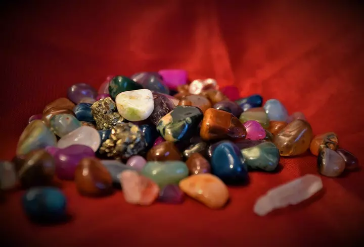 De ce mâncăm mai mult iarna? Explicația și soluțiile nutriționistului: suntem mult mai predispuși la depresie