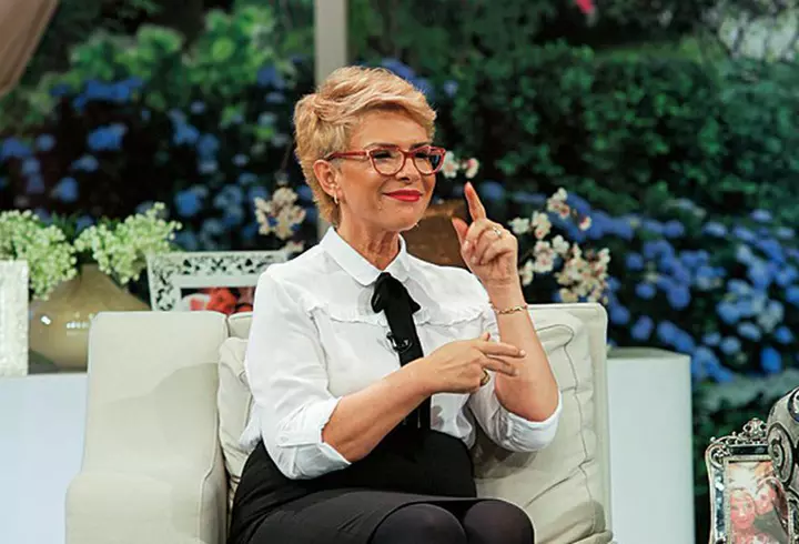 Elena Udrea și soțul ei, evacuați de urgență din hotel, din cauza incendiului din Mykonos