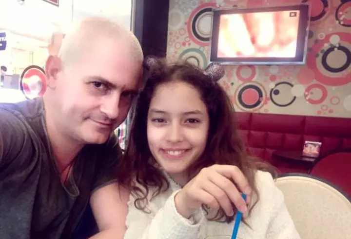 Scandal uriaș între Alin Sălăjean de la Survivor și Kamara. Musty, fratele artistului, acuzat de violență: "M-a amenințat că îmi rupe picioarele!"