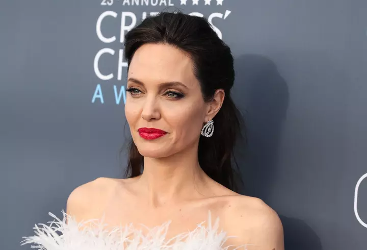 Cine este, de fapt, femeia alături de care a fost surprins Pepe la restaurant