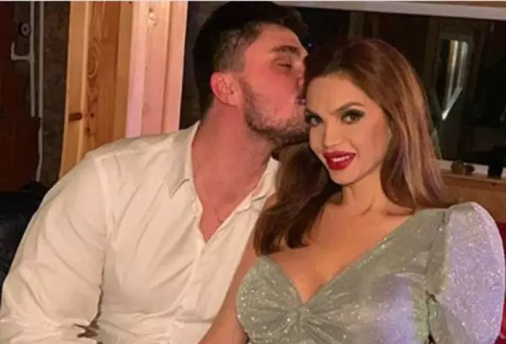 Lora s-a accidentat grav în timpul unor filmări: "S-a fisurat osul". Cum a apărut la Vorbește lumea