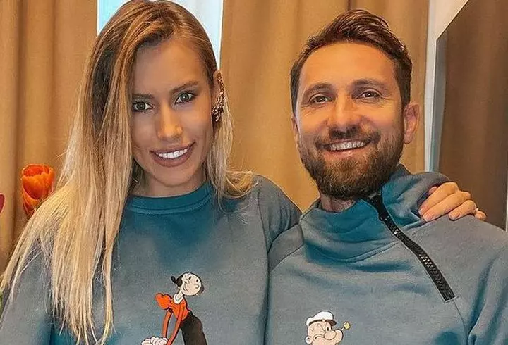 Cine este, de fapt, femeia alături de care a fost surprins Pepe la restaurant