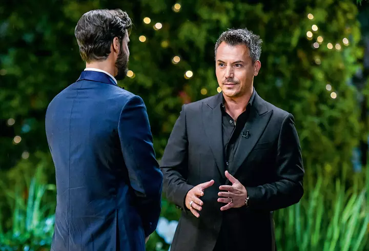 Lora s-a accidentat grav în timpul unor filmări: "S-a fisurat osul". Cum a apărut la Vorbește lumea