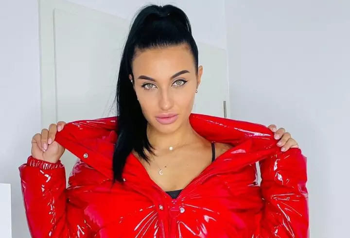 Lora s-a accidentat grav în timpul unor filmări: "S-a fisurat osul". Cum a apărut la Vorbește lumea