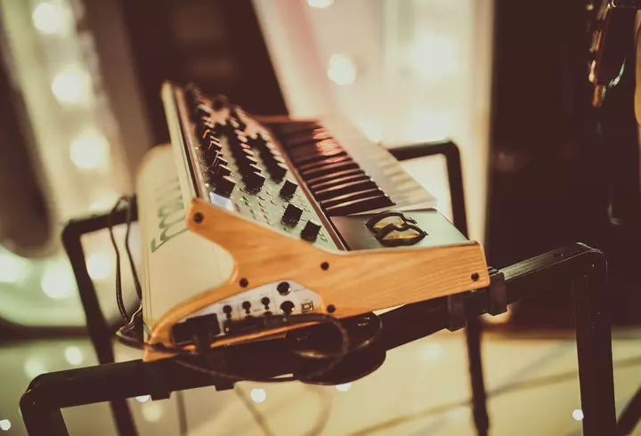 (P) Funcții și accesorii potrivite pentru o vitrină frigorifică