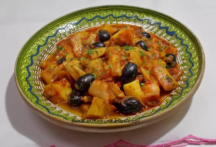 Pizza de casă cu blat pufos. Rețetă simplă și gustoasă