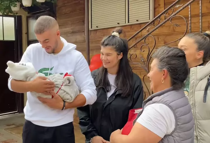 Florin Chilian și-a vândut lucrurile din casă pentru a investi în muzică: „Am rămas doar cu uşa de la intrare şi cu o cadă veche”